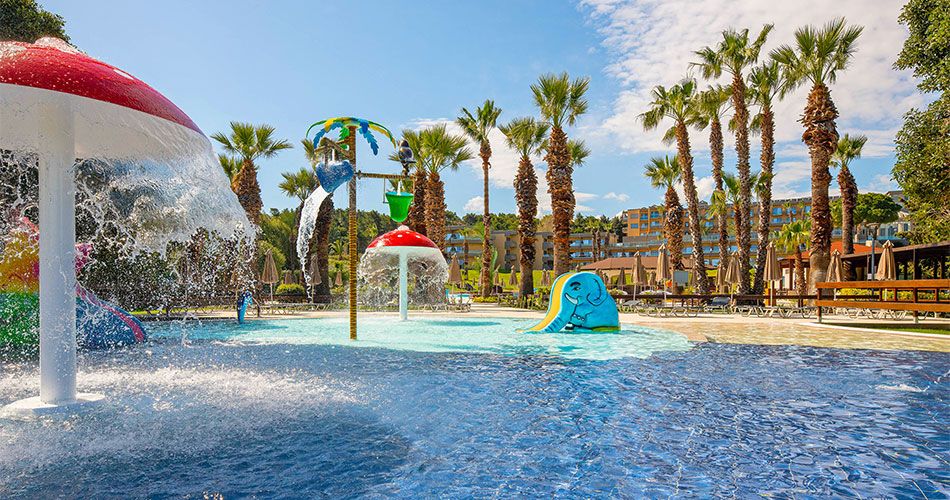 Dětské šplouchání v bazénu