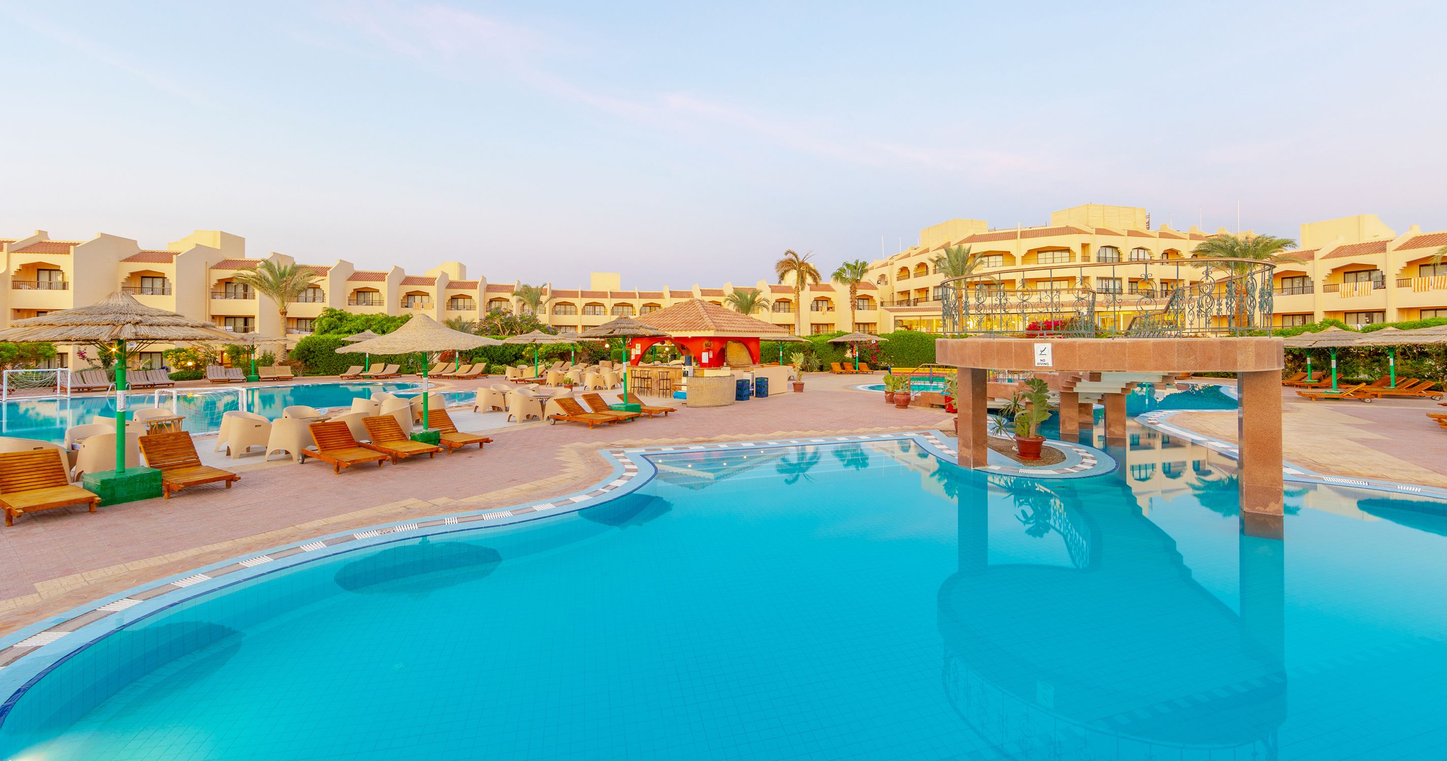 Hotel Flamenco Beach & Resort