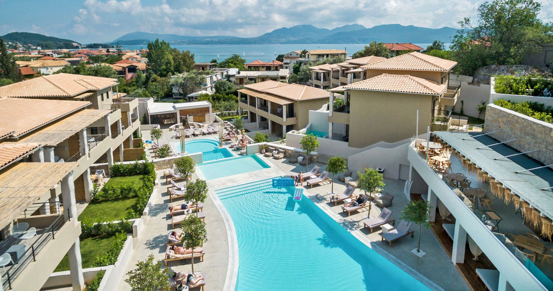 Hotel Crystal Waters