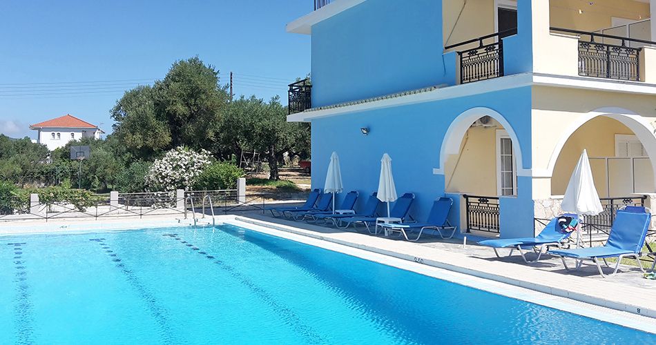 Bazén u studií Apollon