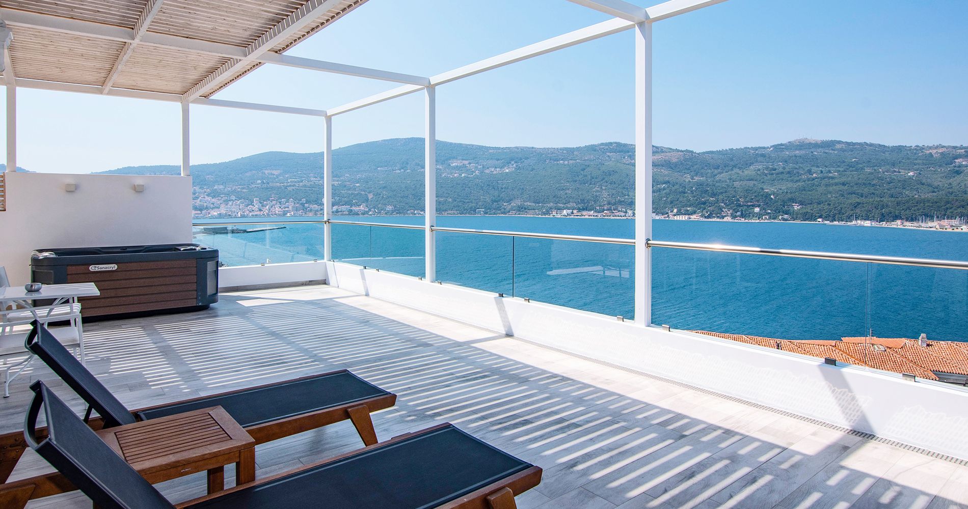 Balkon hotelového pokoje Suite