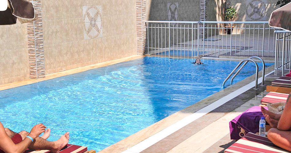 Bazén - Annex budova