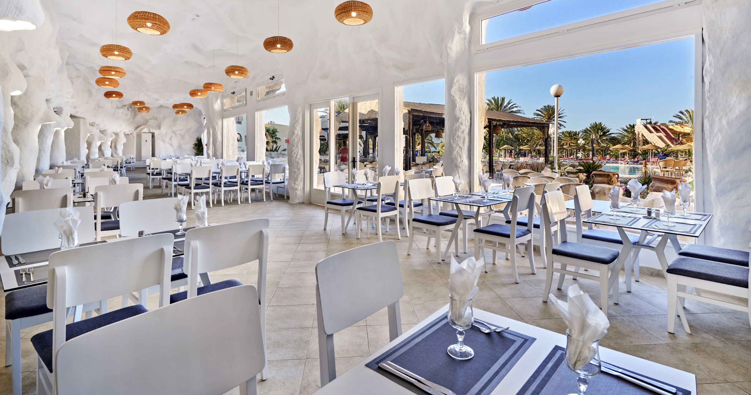 Hotel Les Quatre Saisons & Aquapark By Medina Hotels 10