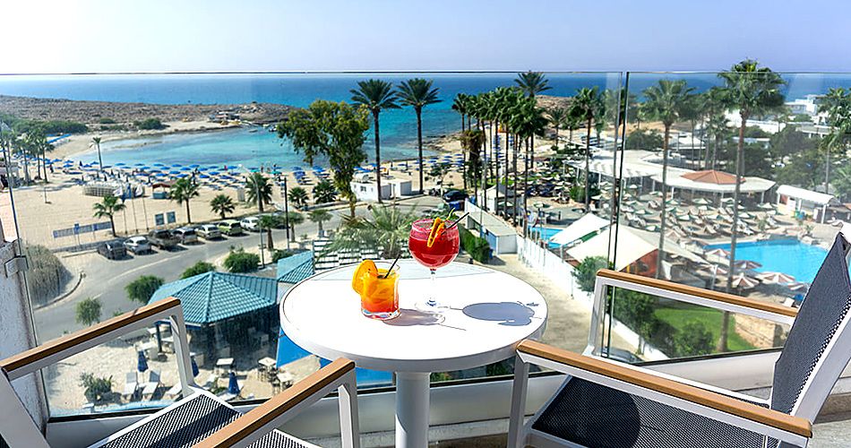 Balkon hotelového pokoje