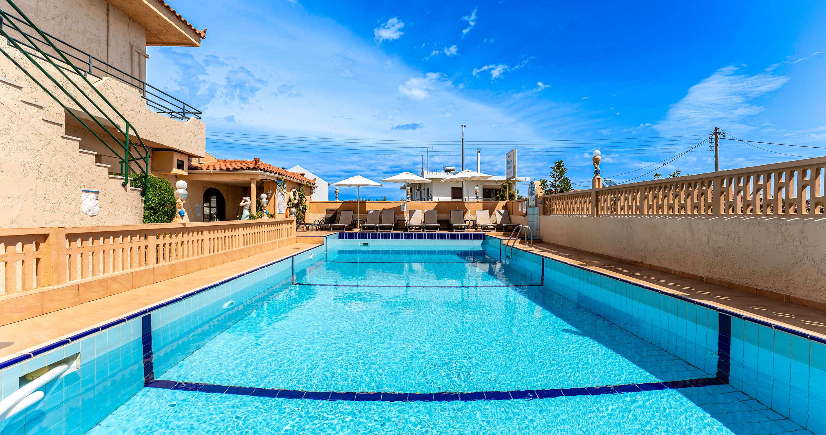 Evina Rooms & Suites