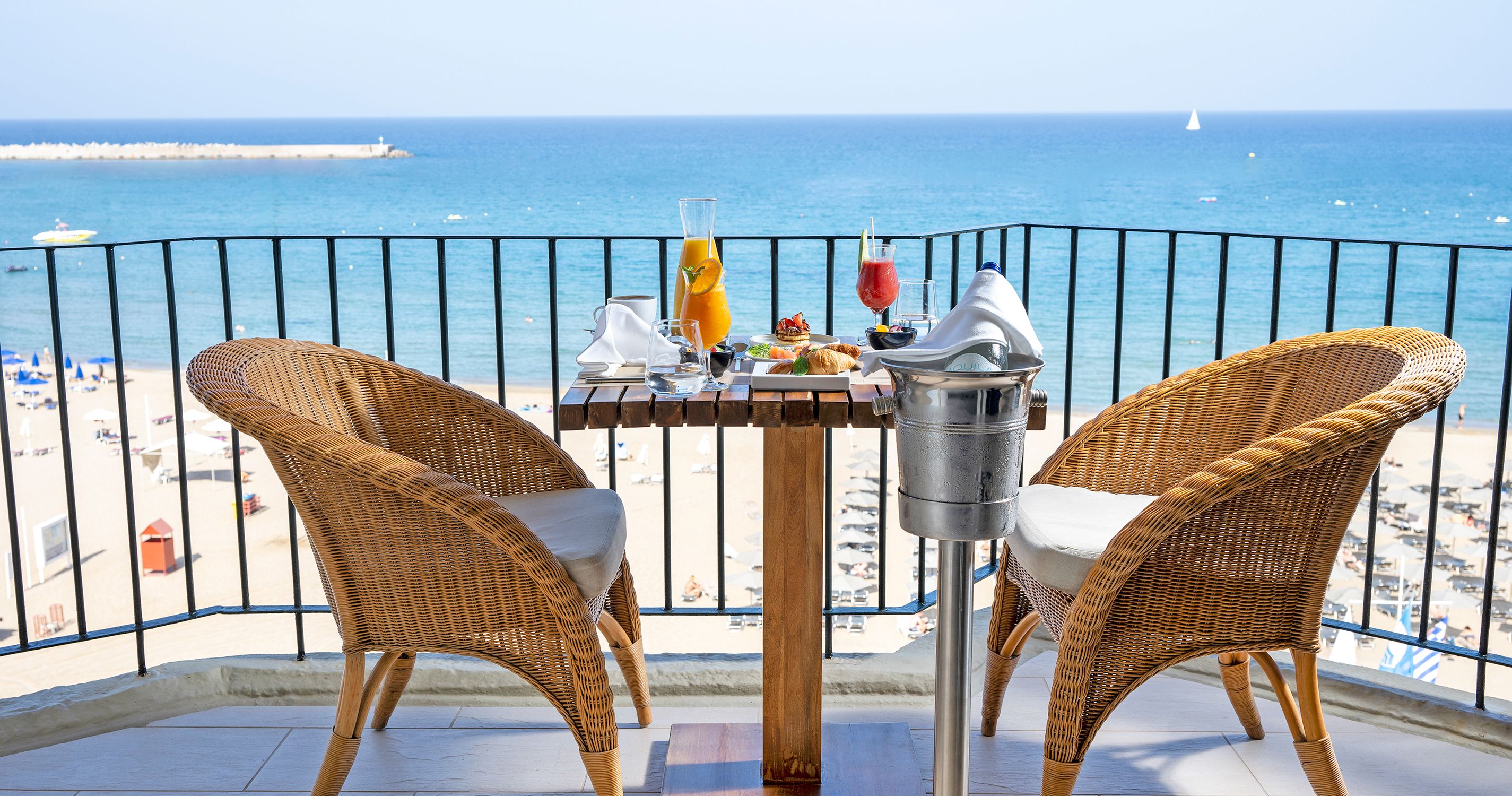 Balkon hotelového pokoje