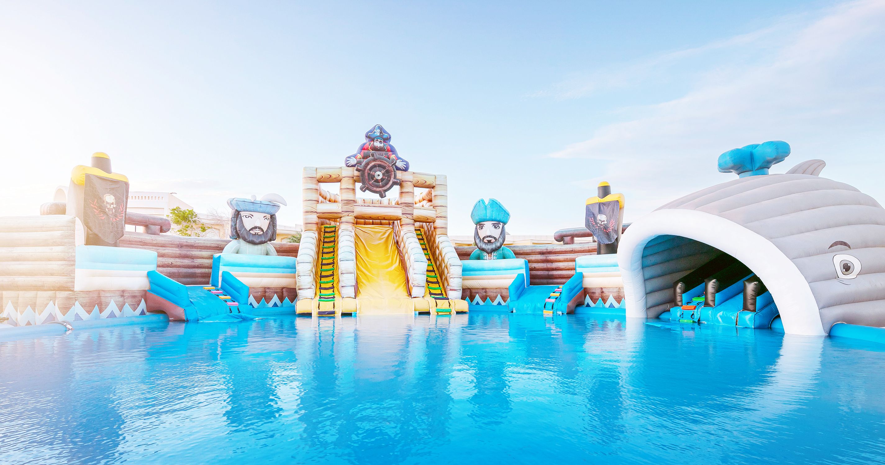 Nafukovací hrady v bazénu