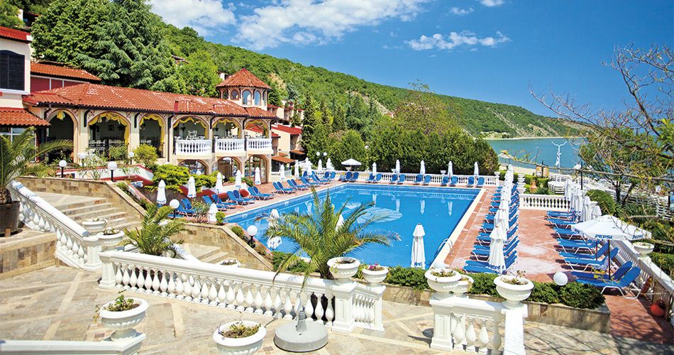 Elenite Victoria Holiday Village