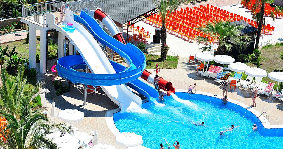 Bazén se skluzavkami v hotelu Annabella Diamond Hotel & Spa