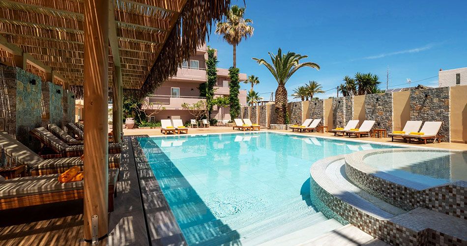 Bazén v sesterském hotelu High Beach Resort 4*