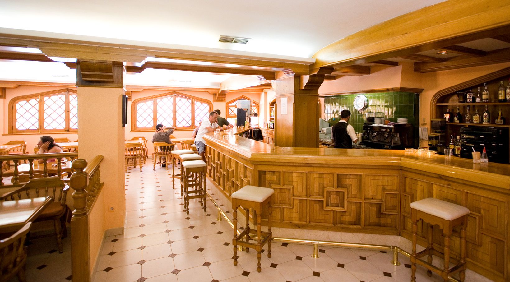 Bar