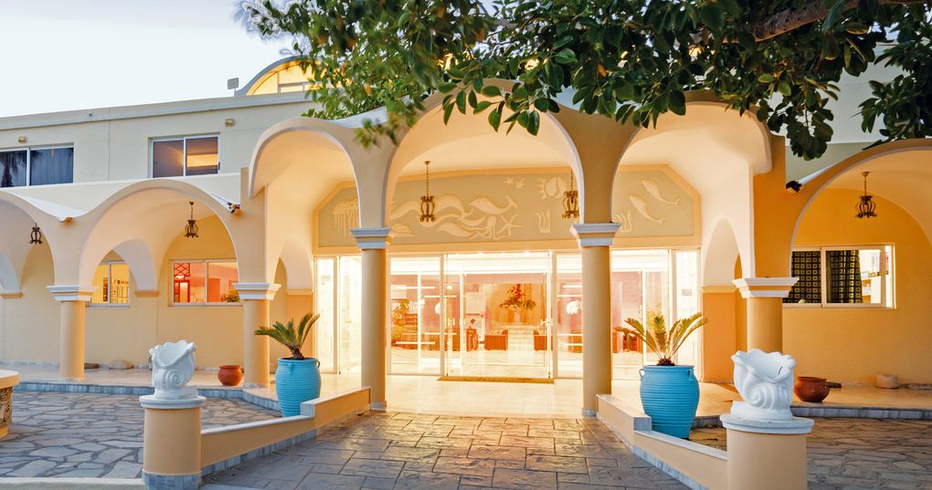 Pohled na hlavní vchod