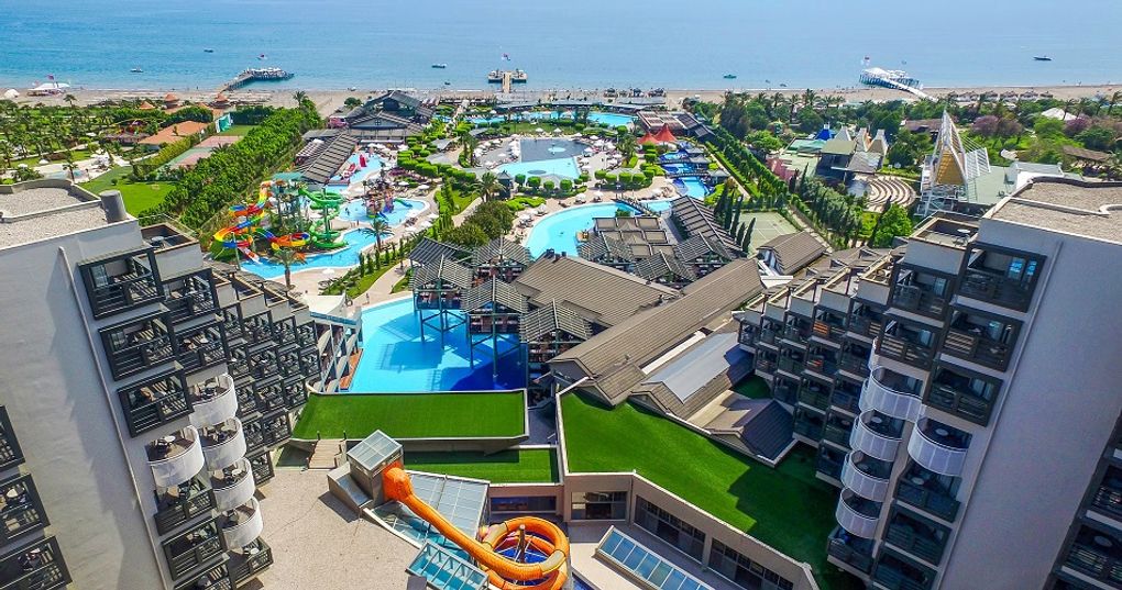 Limak Lara De Luxe Hotel & Resort