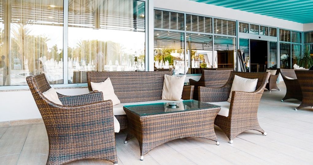 Restauracja przy basenie