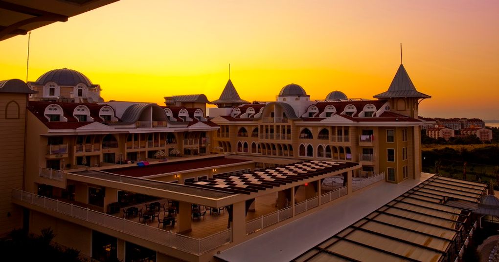 Side Star Resort
