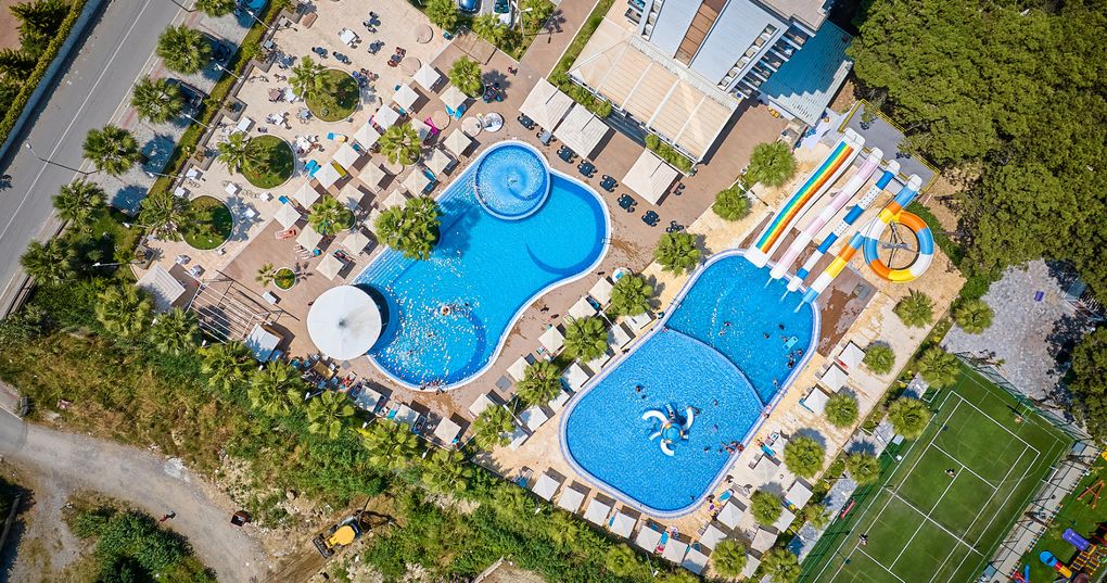 Henry Resort & Spa