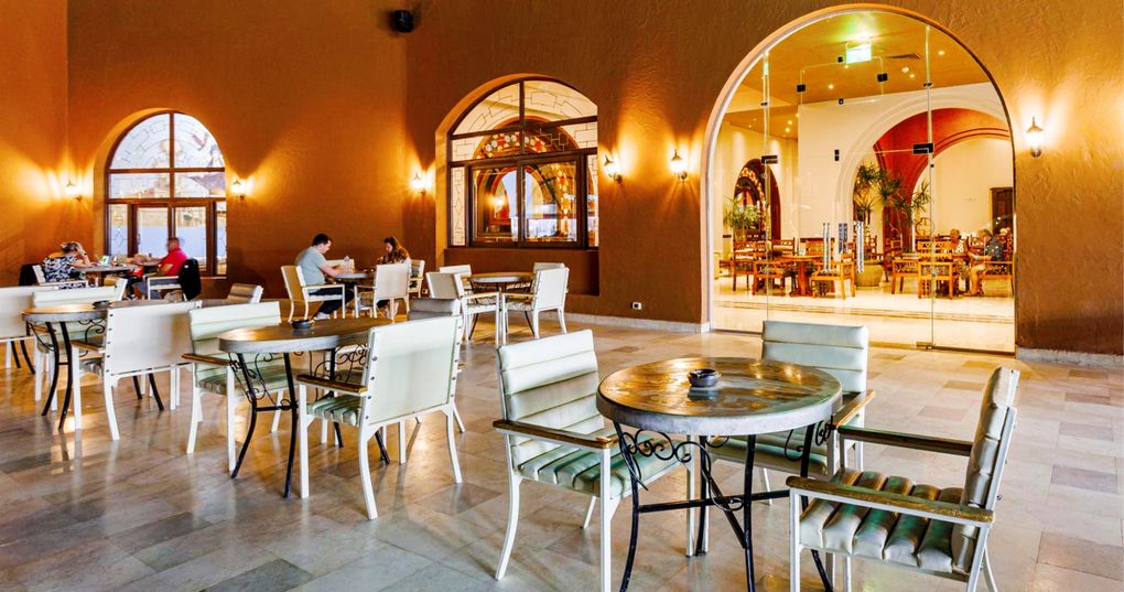 Lobby bar