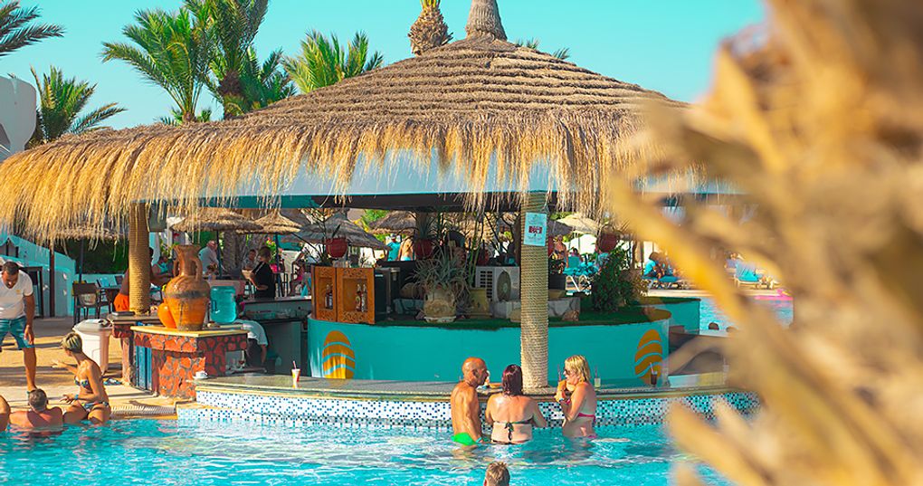 Pool Bar