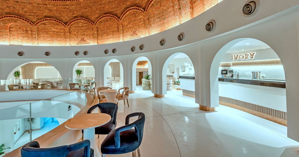 Lobby bar