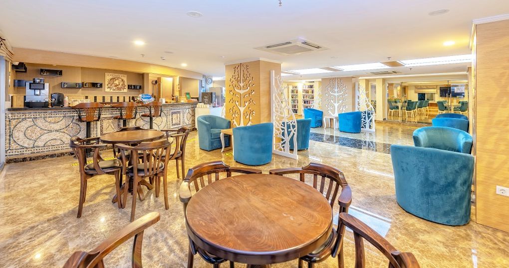 Lobby bar