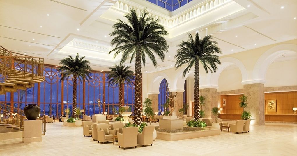 Lobby bar
