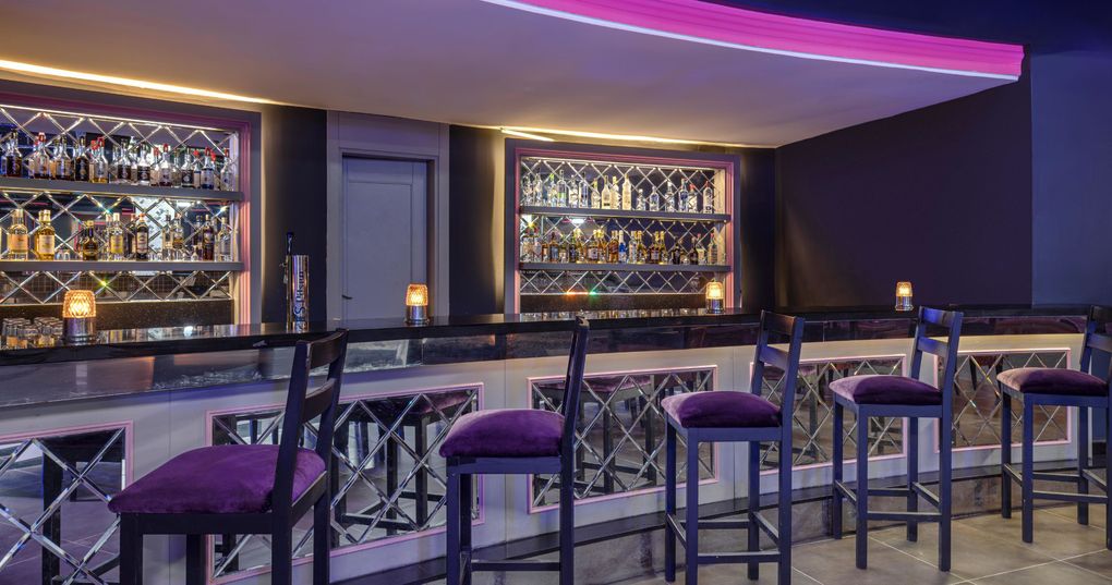 Bar