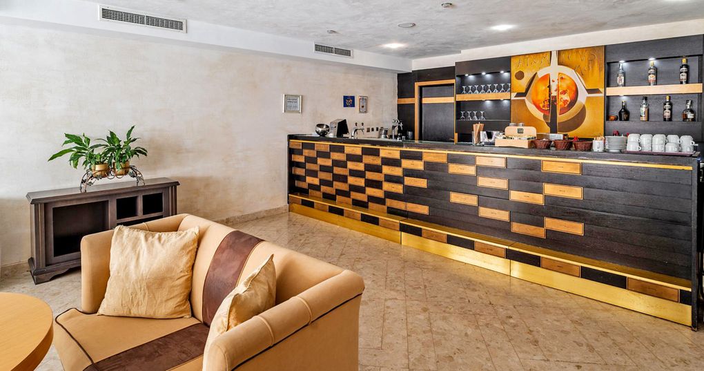 Lobby Bar