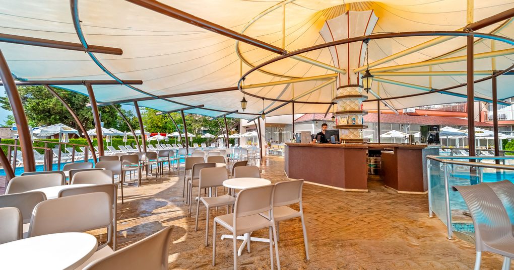 Bar przy basenie