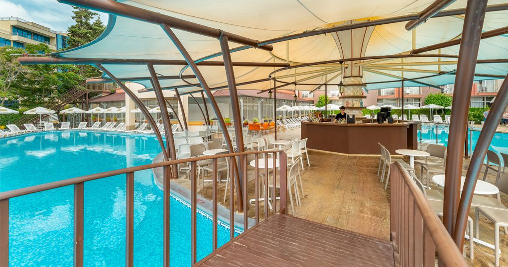 Bar przy basenie