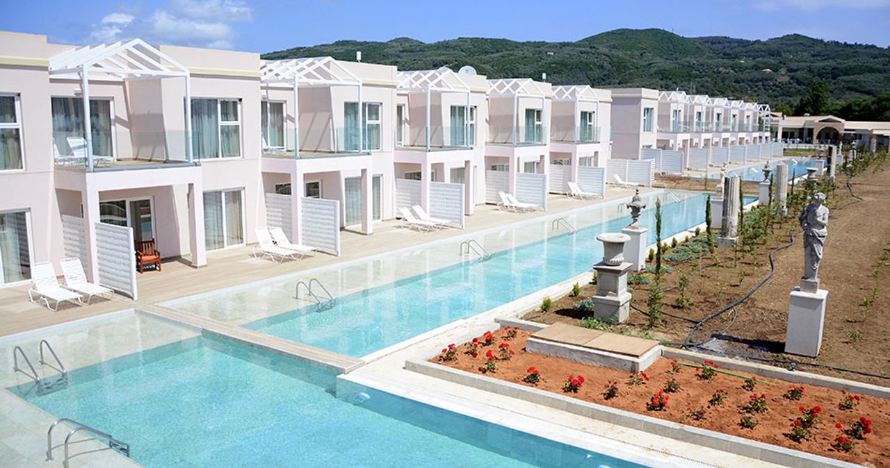 Sandy Villas Resort – swim-up hotel v Řecku