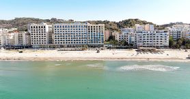 Aks Hotel