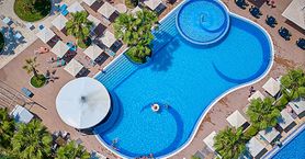 Henry Resort And Spa