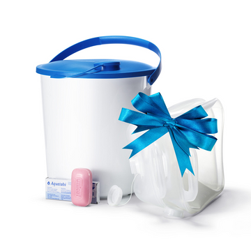 Pitná voda a mýdla pro 3 děti