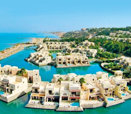 Hotel The Cove Rotana Resort