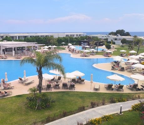 Hotel Asterias Beach Resort