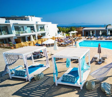 Hotel Harmony Crest Resort