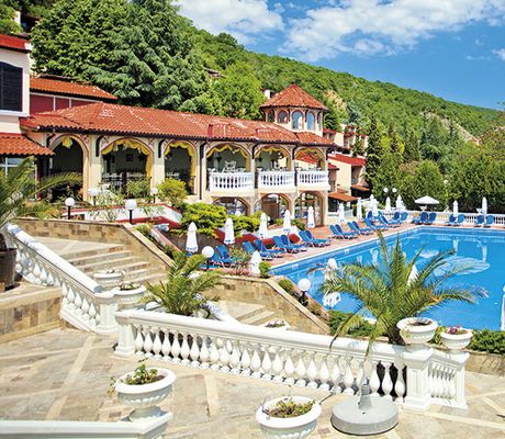 Elenite Victoria Holiday Village