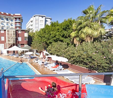 Hotel Maya World Beach