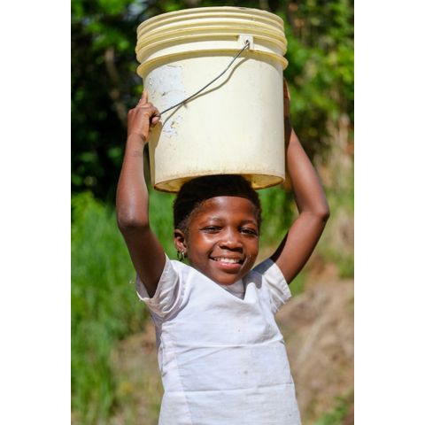 Pitná voda a sanitární pomůcky pro 3 děti