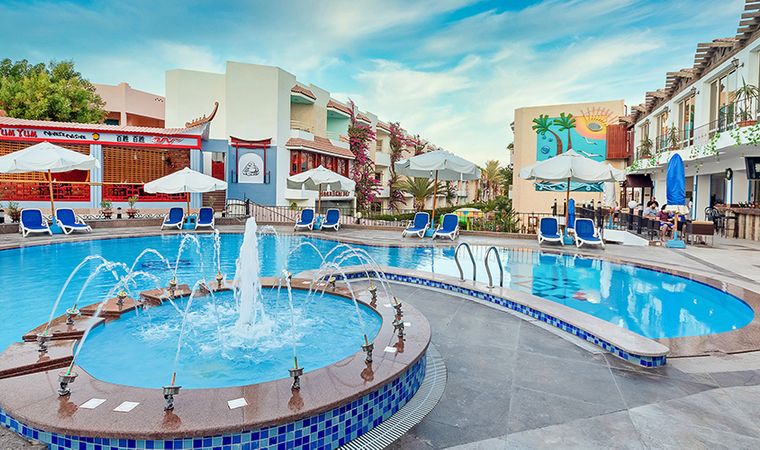 Hotel Minamark Beach Resort