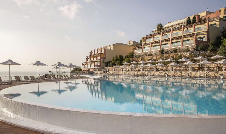 Hotel Louis Apostolata Island Resort & Spa