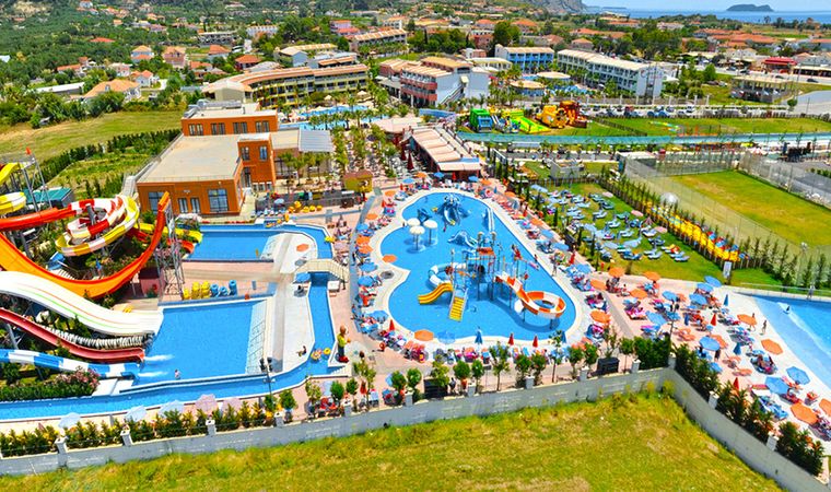 Hotel Caretta Beach Resort & Waterpark