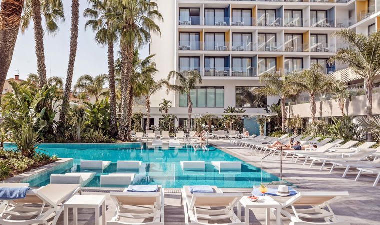 Aqua Hotel Silhouette & Spa