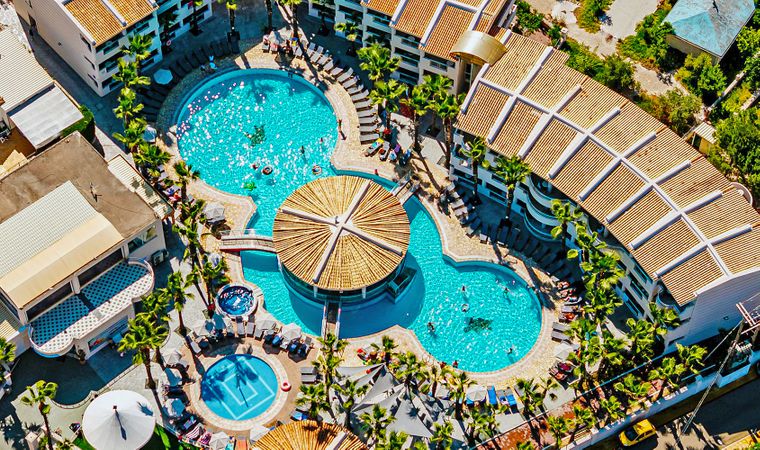 Hotel Caretta Beach Resort & Waterpark