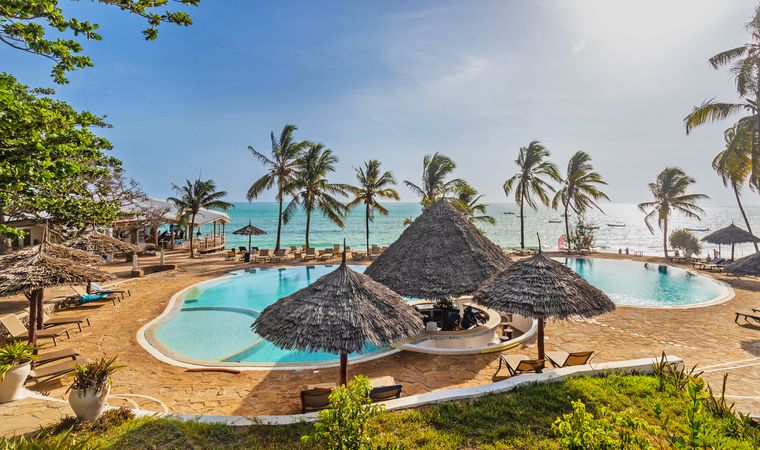 Hotel Karafuu Beach Resort & Spa