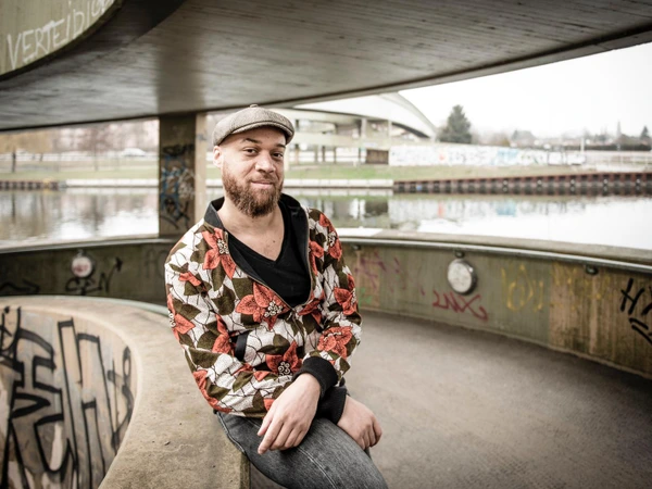 Portrait Daniel James