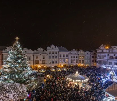 Česko zpívá koledy na náměstí v Pardubicích