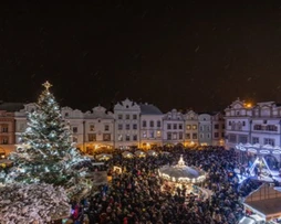 Česko zpívá koledy na náměstí v Pardubicích