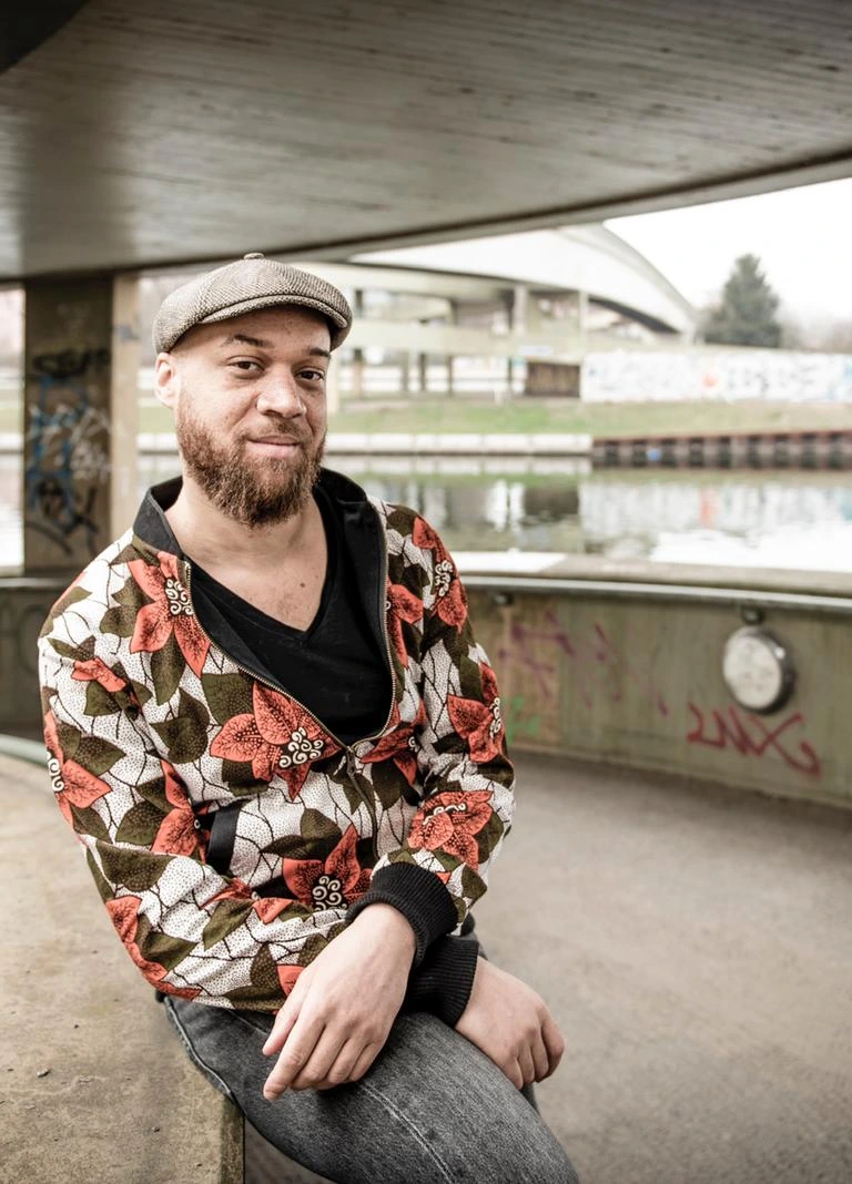 Portrait Daniel James