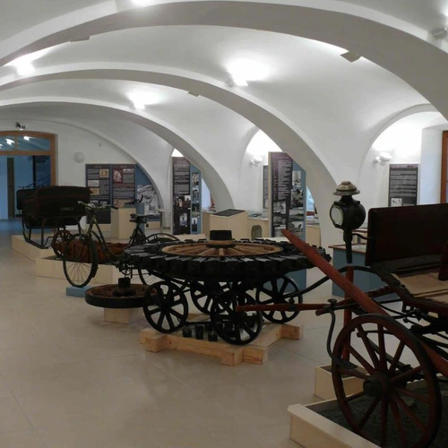 Muzeum silnic ve Vikýřovicích u Šumperka  - ukázka z expozice